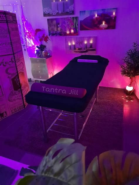 Intimate massage Escort Un goofaaru
